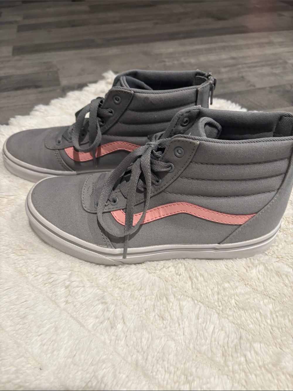 Vans Kids High-Top Sneakers in Gray with Pink Stripe